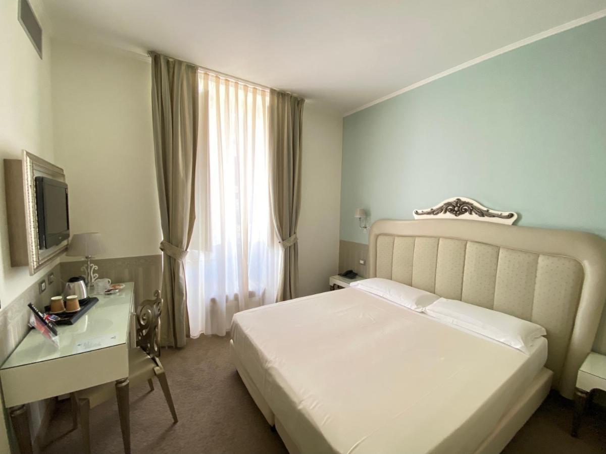 Jr Hotels Oriente Bari Bagian luar foto