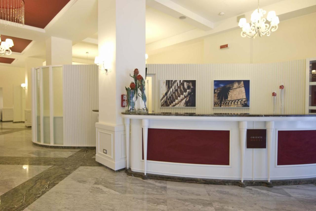 Jr Hotels Oriente Bari Bagian luar foto